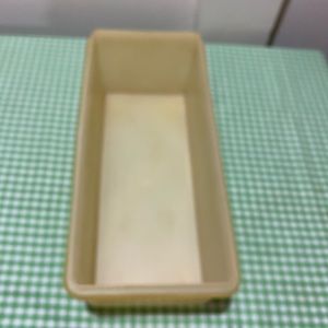Tupperware Kitchen - TUPPERWARE JUMBO BREAD KEEPER Tupperware Kitchen - TUPPERWARE JUMBO BREAD KEEPER